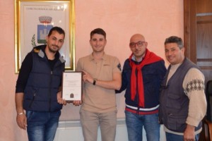 Consegna piastrina alla famiglia Francesco Salerno