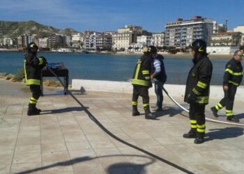 Esercitazione antincendio alla Lega navale di Crotone