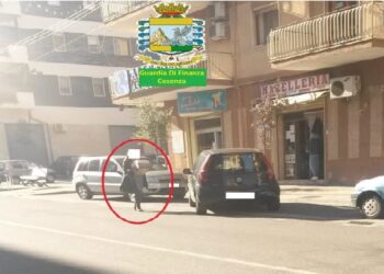 Furbetti del cartellino, timbravano ma erano assenti: 12 arresti a Rossano