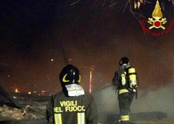 Cutro, incendio al villaggio turistico ‘Porto Kaleo’