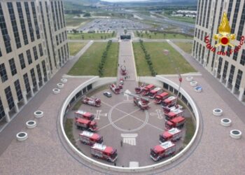 La Regione Calabria consegna nuovi mezzi ai Vigili del Fuoco