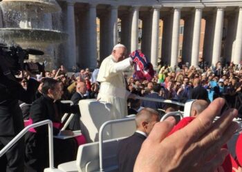 Ecco perche’ Papa Francesco ha preso la sciarpa del Crotone