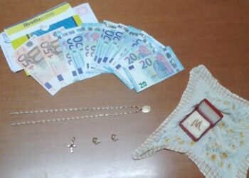 Raggirano anziana e le rubano in casa, 4 arresti nel cosentino