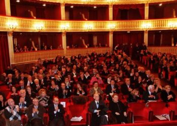 Allarme bomba al teatro Rendano di Cosenza