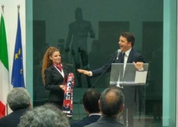 Renzi rifiuta la sciarpa del Crotone