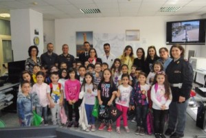 Visita alunni questura Crotone (1)