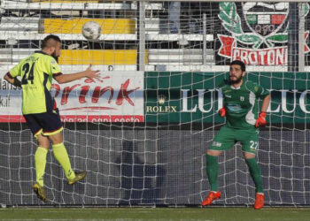 Crotone calcio, prolungato il contratto al difensore Bruno Martella