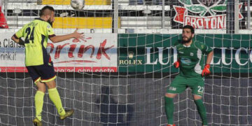 Crotone calcio, prolungato il contratto al difensore Bruno Martella