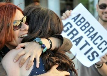 A Rossano la giornata degli ‘Abbracci Gratis’