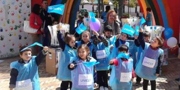 Ciro’ Marina, baby volontari Unicef in piazza con le orchidee
