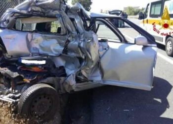 Incidente sulla SS106 nel reggino, due feriti