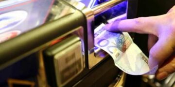 Sequestrate 24 ‘macchinette’ illegali a Cosenza, multe fino a 500mila euro