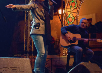 Crucoli, il live di Anna Tatangelo ha concluso al meglio la Festa di Manipuglia