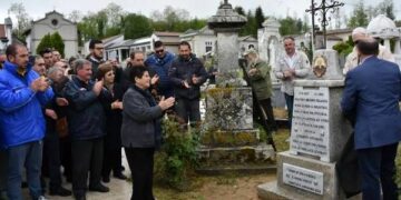 A Serra San Bruno inaugurata la stele che ricorda il poeta Bruno Pelaggi