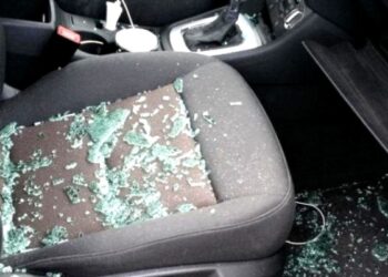 Lite nel vibonese, sfonda vetro auto con masso: due feriti