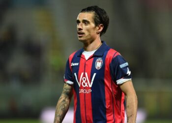 Crotone, l’Avellino piomba su Stoian: la situazione