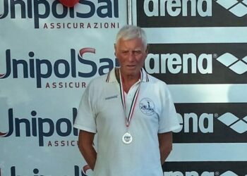Record e medaglie ai campionati di Riccione per la Lacinia nuoto