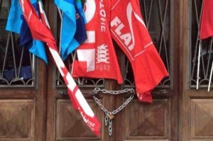 Catene palazzo provincia