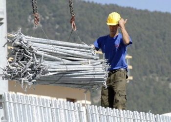 Incidente mortale sul lavoro a Ciro’ Marina, Cgil: occorrono più controlli