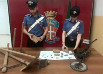 Due tombaroli arrestati a Capo Colonna
