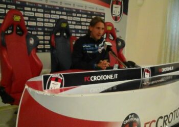 FcCrotone – Real Fondo Gesu’: prima uscita dei rossoblu’ sul ridotto terreno dell’Hotel la Fattoria in localita’ Moccone