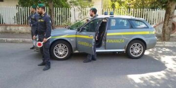 Droga in auto e nei pacchetti di sigarette, 50 denunce nel cosentino