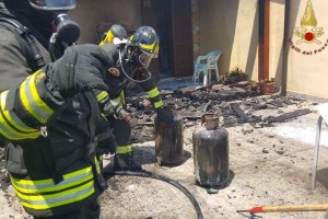 Incendio in abitazione a Rocca di Neto