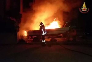 Incendio motoscafo