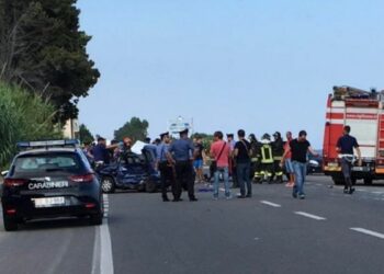 SS106, scontro con auto dei Carabinieri: muore pensionato nel reggino