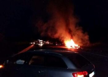 Terrificante incidente sulla SS106, muore un 22enne: auto in fiamme