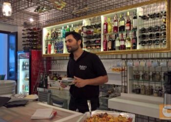 A volte a Ciro’ Marina i giovani ritornano, la storia del barman Luigi