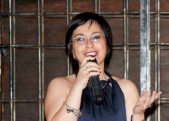 ‘Notte Rosa’ a Torre Melissa con urlo antiviolenza a sostegno delle donne