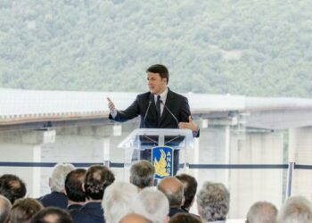 Renzi inaugura viadotto Italia sull’autostrada A3