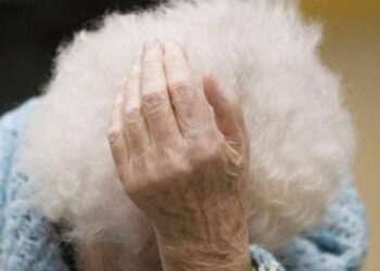 Anziana ruba in supermarket a Crotone, carabinieri pagano conto