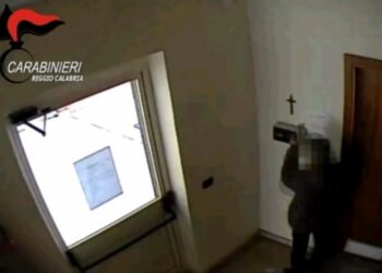 Scoperti 24 ‘furbetti del cartellino’ in Calabria – VIDEO