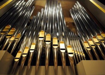 Il Maestro strongolese Vincenzo Zito inaugura organo del 1800 a Roma