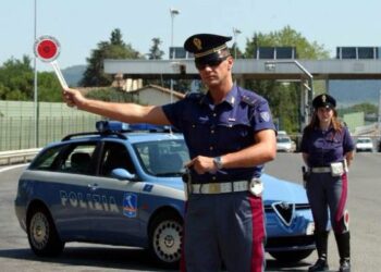 Truffa dei bollettini postali falsi a Crotone, 19 indagati