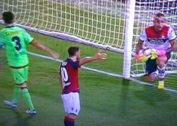 Prima giornata serie A Tim, pitagorici sconfitti a pochi minuti dal termine