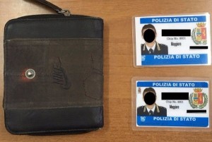 Falsi tesserini della polizia