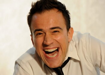 Stasera a Strongoli lo spettacolo ‘Gennaro Calabrese show’