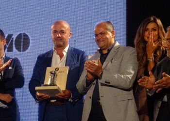 Gianluigi Nuzzi e’ il vincitore del premio letterario Caccuri 2016