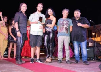 Un successo la prima edizione di ‘Guitars and Girls’ a Crotone