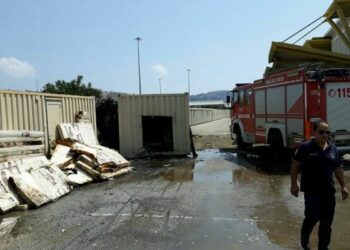 Incendiati container ProCiv Calabria, Tansi: ‘gesto inqualificabile’