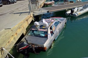 Marco Amoretti sull'autobarca Maserati a Cirò Marina (2)