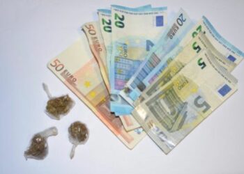 Rocca di Neto: rumeno fugge al posto di blocco, nascondeva marijuana