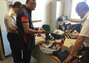 Adidas, Hogan e Nike: sequestrati 800 prodotti contraffatti a Rossano
