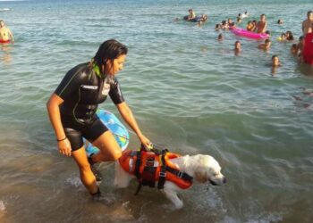 “Papà ti salvo io”, sicurezza in mare con i bambini a Isola Capo Rizzuto