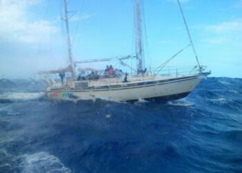 Veliero con 47 migranti a Crotone, presi scafisti