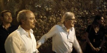 Carfizzi, Vittorio Sgarbi in visita al Parco letterario Carmine Abate