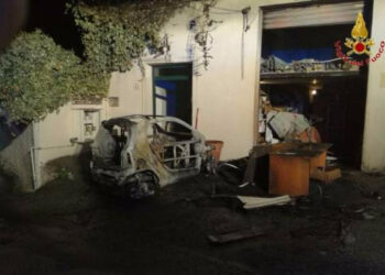 Incendio autovetture e incidente stradale nel reggino